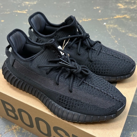 Adidas Boost Yeezy 350 V2 Onyx HQ4540 10.5 Kanye West - Picture 4 of 9